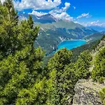 Heimelige Mit Sicht In Bergwelt *