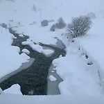 Heimelige Mit Sicht In Bergwelt