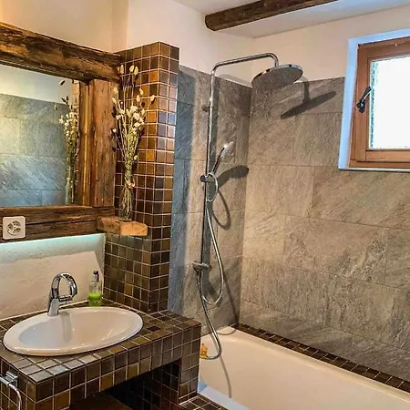 アパート Heimelige Mit Sicht In Bergwelt ビビオ